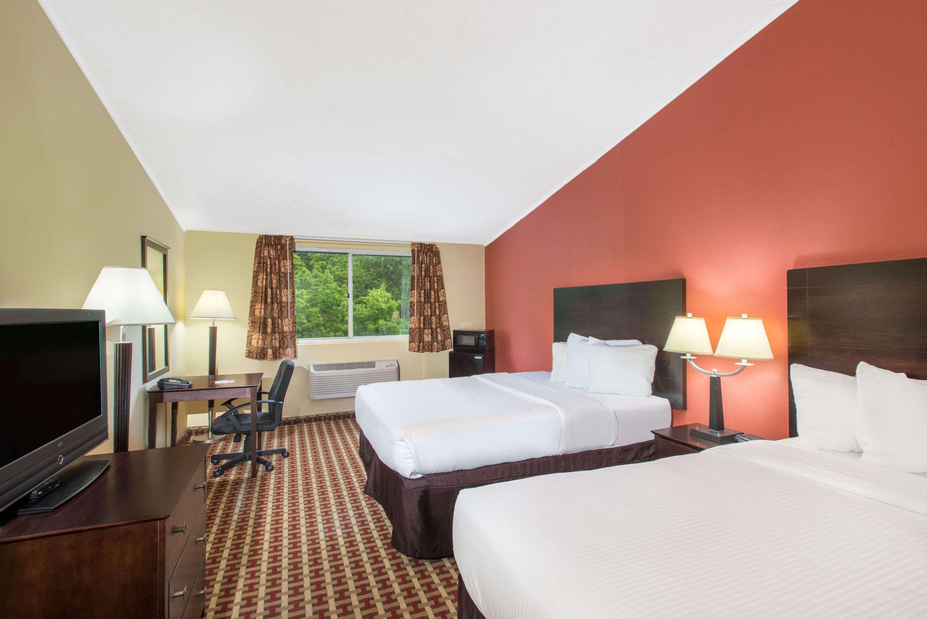 Ramada By Wyndham Allentown Bethlehem Екстер'єр фото