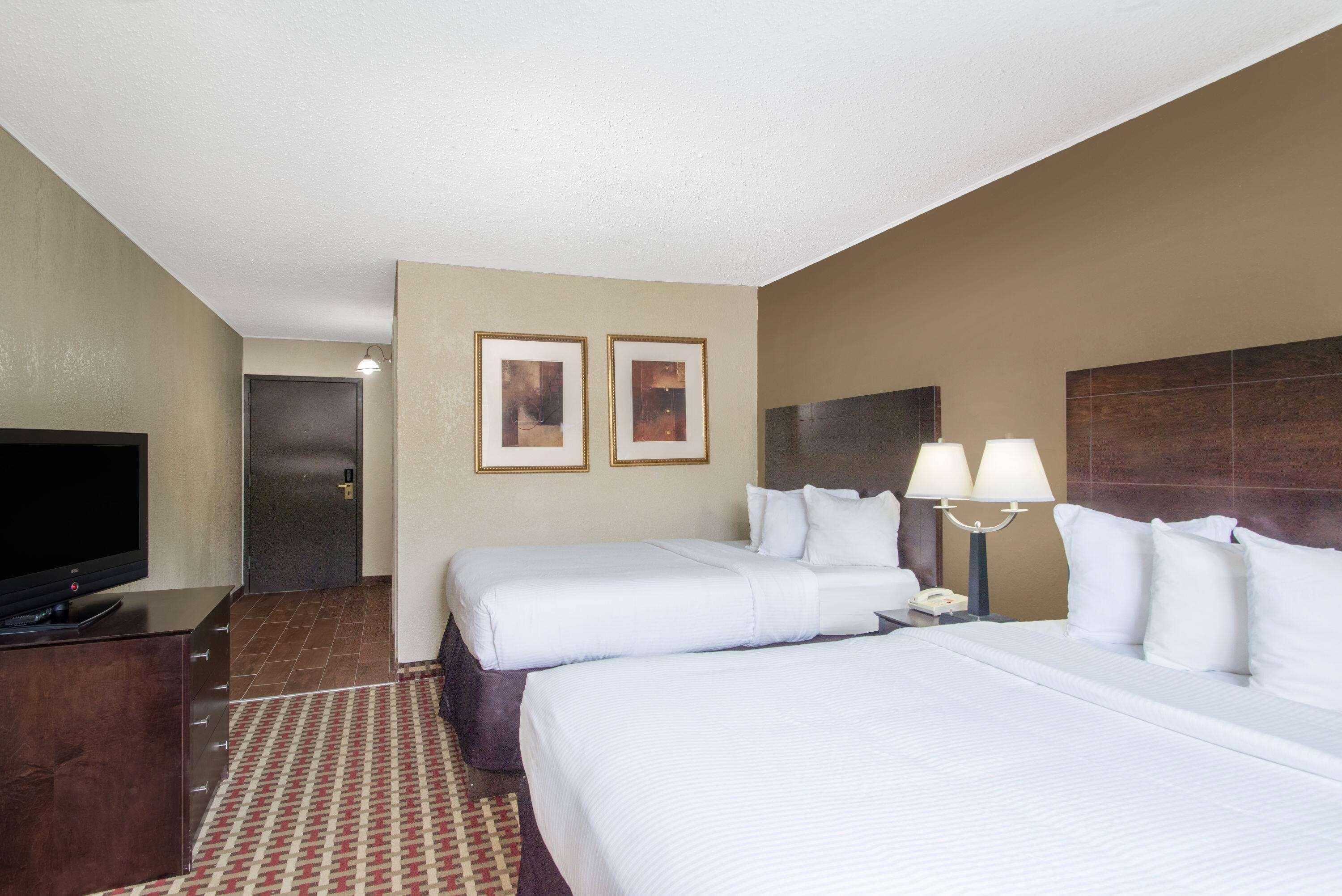 Ramada By Wyndham Allentown Bethlehem Екстер'єр фото
