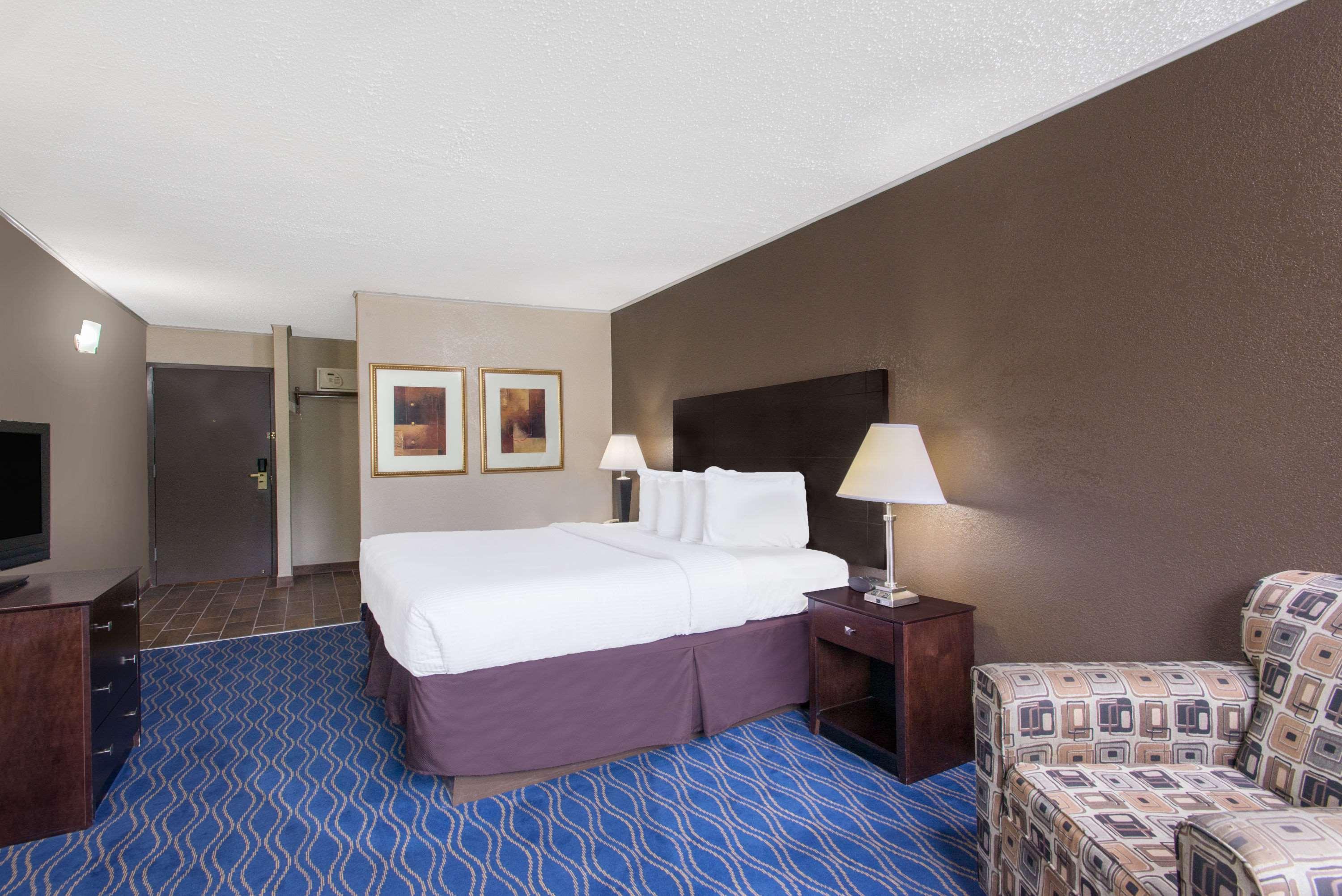 Ramada By Wyndham Allentown Bethlehem Екстер'єр фото