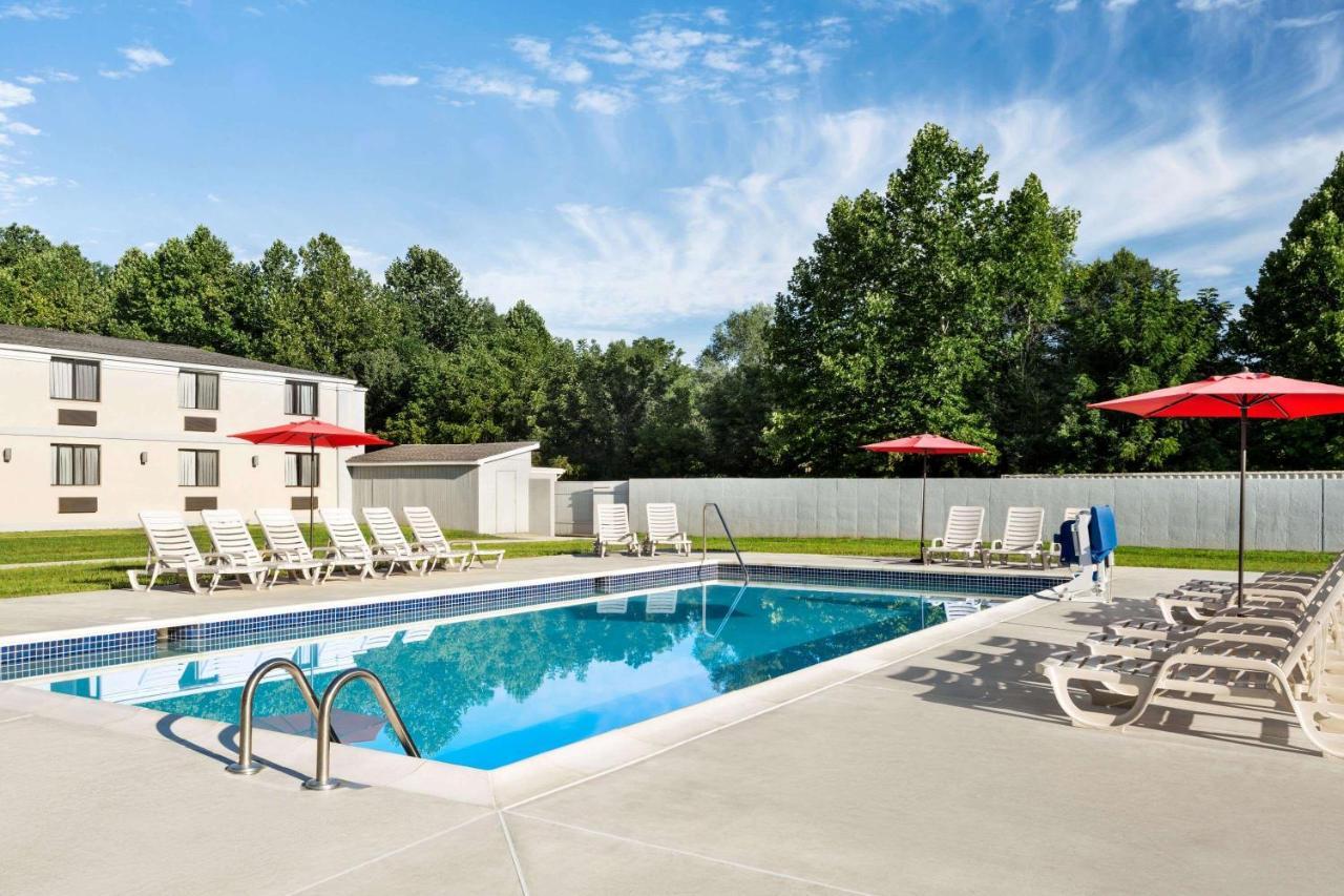 Ramada By Wyndham Allentown Bethlehem Екстер'єр фото