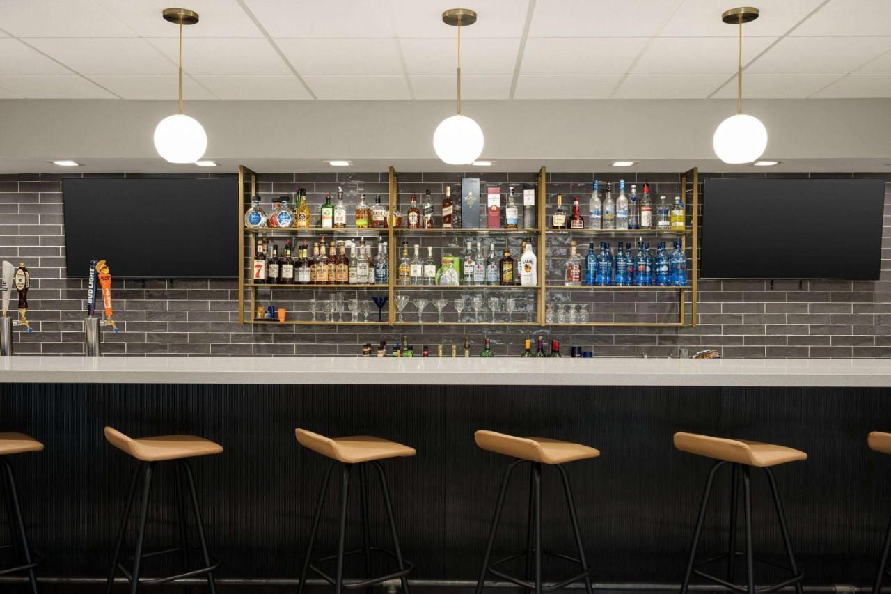 Ramada By Wyndham Allentown Bethlehem Екстер'єр фото