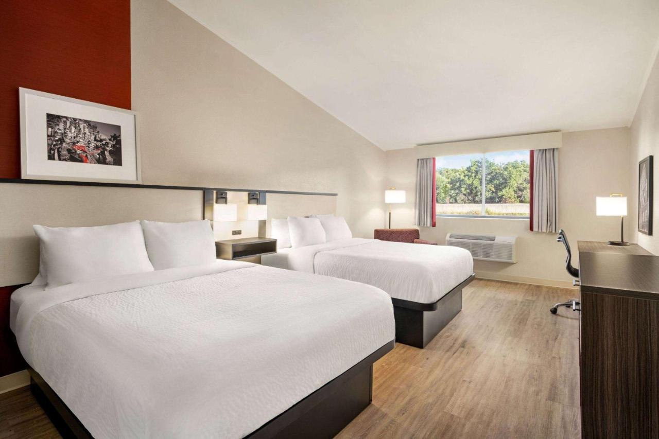 Ramada By Wyndham Allentown Bethlehem Екстер'єр фото