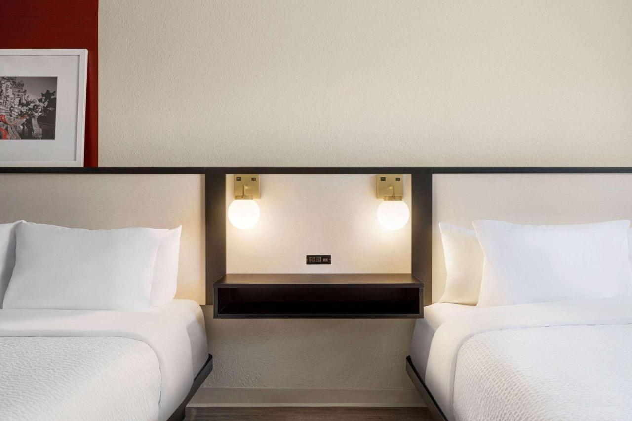 Ramada By Wyndham Allentown Bethlehem Екстер'єр фото